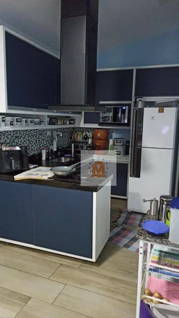 Sobrado com 2 quartos à venda, 105m2 em São João, Jacarei - SP - imagem 1 Foto 1 de Sobrado com 2 quartos à venda, 105m2 em São João, Jacarei - SP