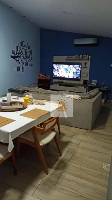 Sobrado com 2 quartos à venda, 105m2 em São João, Jacarei - SP - imagem 6 Foto 6 de Sobrado com 2 quartos à venda, 105m2 em São João, Jacarei - SP