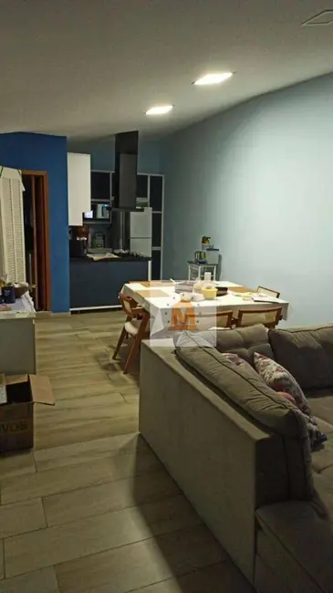 Sobrado com 2 quartos à venda, 105m2 em São João, Jacarei - SP - imagem 2 Foto 2 de Sobrado com 2 quartos à venda, 105m2 em São João, Jacarei - SP