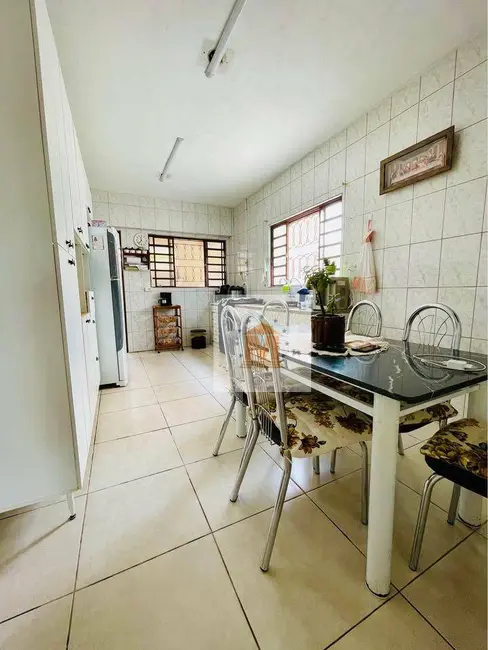 Foto 8 de Casa com 5 quartos à venda, 250m2 em São João, Jacarei - SP