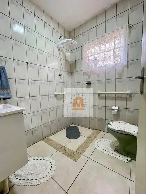 Foto 2 de Casa com 5 quartos à venda, 250m2 em São João, Jacarei - SP