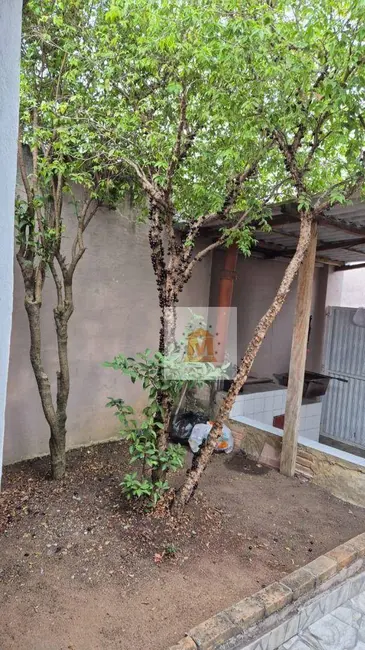 Foto 2 de Casa com 2 quartos à venda, 200m2 em Conjunto São Benedito, Jacarei - SP