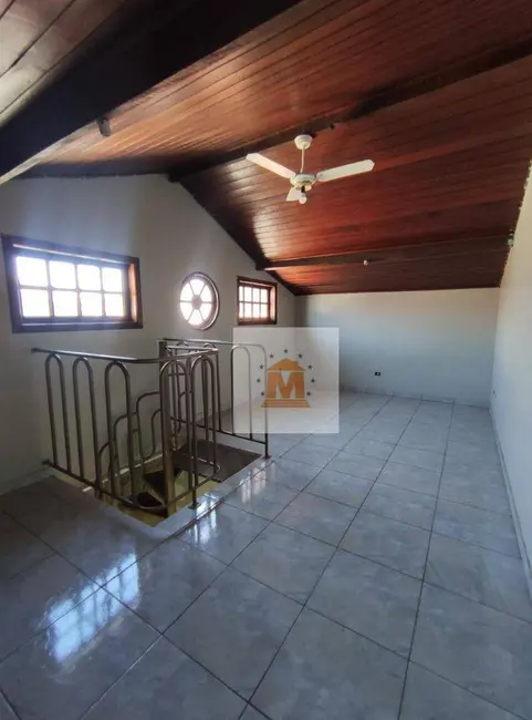 Casa com 3 quartos à venda, 250m2 em Jardim do Vale, Jacarei - SP - imagem 6 Foto 6 de Casa com 3 quartos à venda, 250m2 em Jardim do Vale, Jacarei - SP