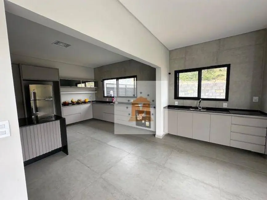 Foto 1 de Casa de Condomínio com 3 quartos à venda, 1700m2 em Condomínio Parque Vale dos Lagos, Jacarei - SP