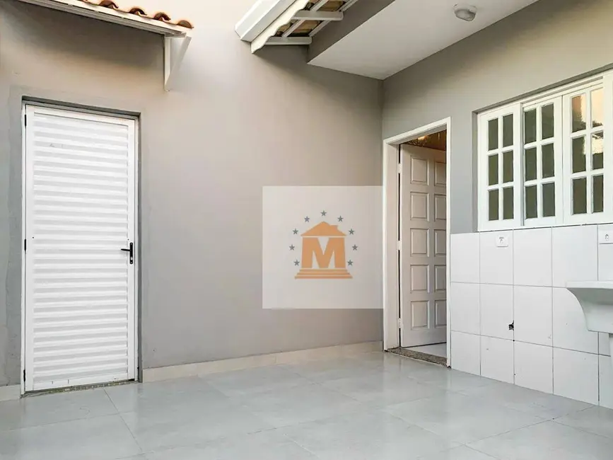 Foto 8 de Casa com 2 quartos à venda, 140m2 em Parque dos Príncipes, Jacarei - SP