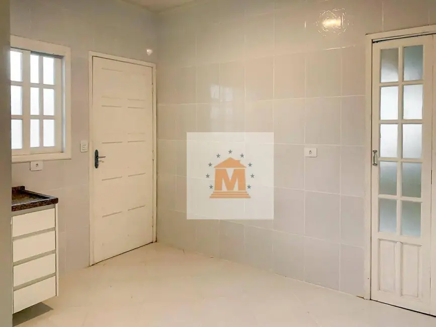 Foto 1 de Casa com 2 quartos à venda, 140m2 em Parque dos Príncipes, Jacarei - SP