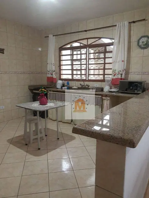 Foto 3 de Sobrado com 3 quartos à venda, 390m2 em Jardim Colônia, Jacarei - SP