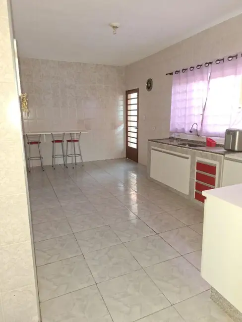 Foto 1 de Casa com 3 quartos à venda, 250m2 em Jardim do Portal, Jacarei - SP