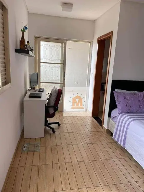 Sobrado com 3 quartos à venda, 175m2 em Residencial Parque dos Sinos, Jacarei - SP - imagem 6 Foto 6 de Sobrado com 3 quartos à venda, 175m2 em Residencial Parque dos Sinos, Jacarei - SP
