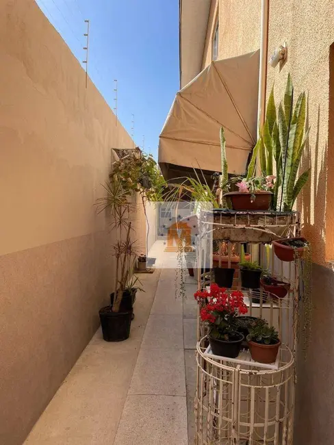 Sobrado com 3 quartos à venda, 175m2 em Residencial Parque dos Sinos, Jacarei - SP - imagem 7 Foto 7 de Sobrado com 3 quartos à venda, 175m2 em Residencial Parque dos Sinos, Jacarei - SP