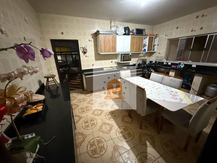 Foto 4 de Sobrado com 6 quartos à venda, 255m2 em Jardim Primavera, Jacarei - SP