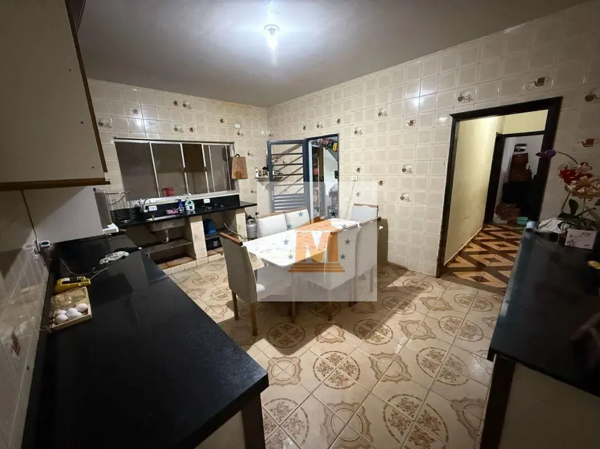 Foto 5 de Sobrado com 6 quartos à venda, 255m2 em Jardim Primavera, Jacarei - SP