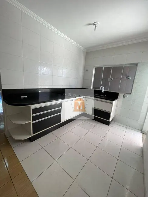 Foto 1 de Casa com 2 quartos à venda, 140m2 em Parque dos Príncipes, Jacarei - SP