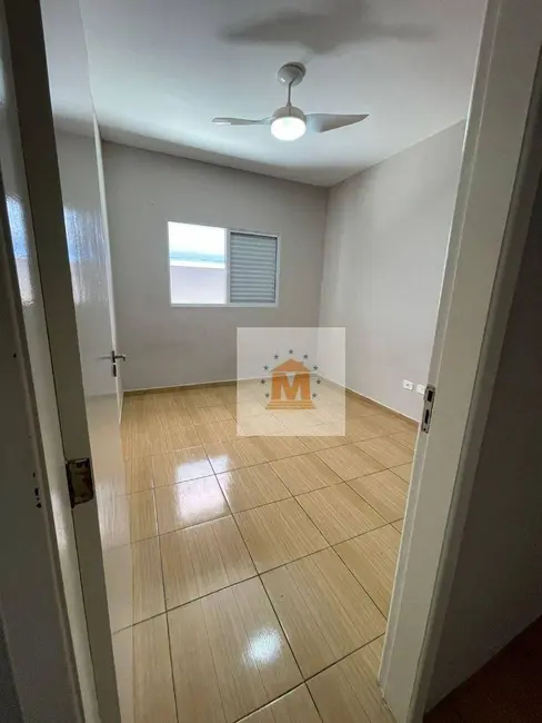 Foto 4 de Casa com 2 quartos à venda, 140m2 em Parque dos Príncipes, Jacarei - SP