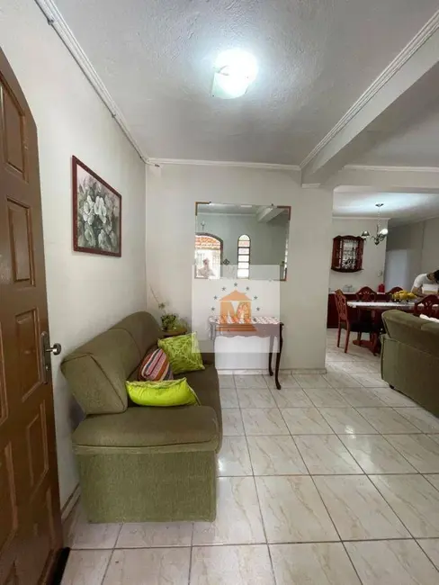 Foto 4 de Casa com 2 quartos à venda, 175m2 em Jardim Flórida, Jacarei - SP