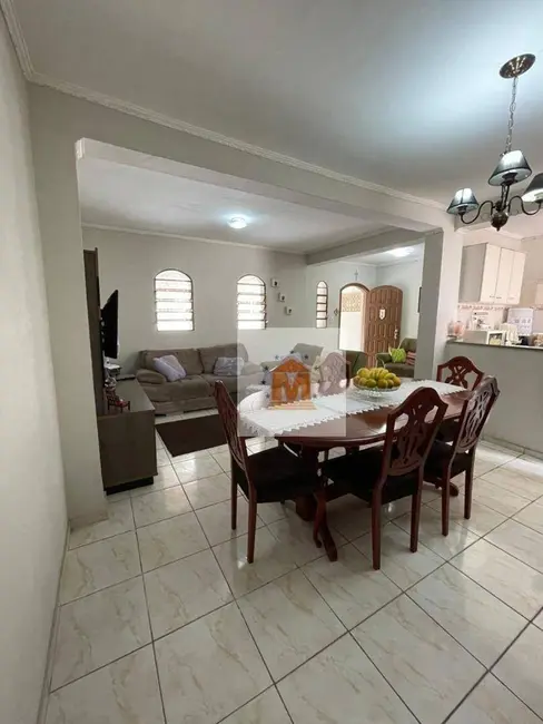 Foto 1 de Casa com 2 quartos à venda, 175m2 em Jardim Flórida, Jacarei - SP