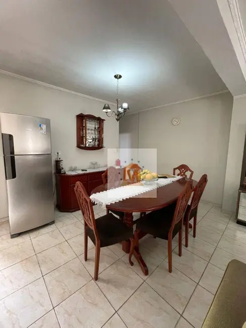Foto 2 de Casa com 2 quartos à venda, 175m2 em Jardim Flórida, Jacarei - SP