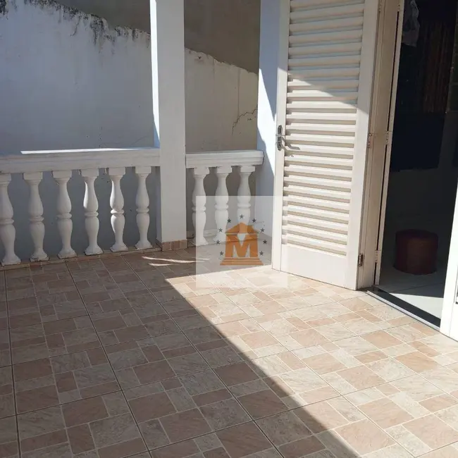 Sobrado com 3 quartos à venda em Vila Nova Aliança, Jacarei - SP - imagem 3 Foto 3 de Sobrado com 3 quartos à venda em Vila Nova Aliança, Jacarei - SP