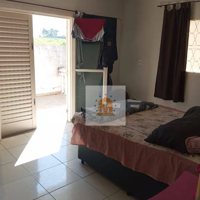 Sobrado com 3 quartos à venda em Vila Nova Aliança, Jacarei - SP - imagem 2 Foto 2 de Sobrado com 3 quartos à venda em Vila Nova Aliança, Jacarei - SP