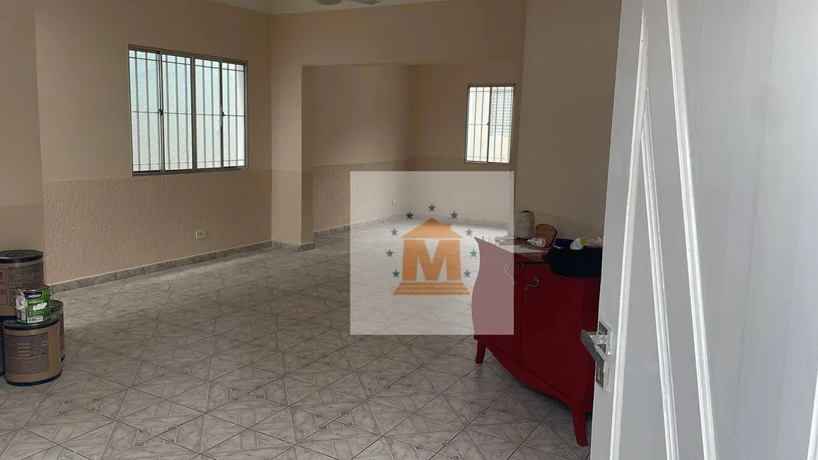 Sobrado com 3 quartos à venda, 300m2 em Vila Pinheiro, Jacarei - SP - imagem 2 Foto 2 de Sobrado com 3 quartos à venda, 300m2 em Vila Pinheiro, Jacarei - SP