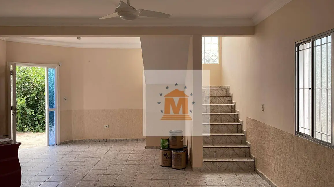 Sobrado com 3 quartos à venda, 300m2 em Vila Pinheiro, Jacarei - SP - imagem 6 Foto 6 de Sobrado com 3 quartos à venda, 300m2 em Vila Pinheiro, Jacarei - SP