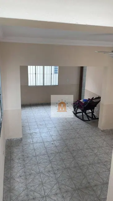Sobrado com 3 quartos à venda, 300m2 em Vila Pinheiro, Jacarei - SP - imagem 3 Foto 3 de Sobrado com 3 quartos à venda, 300m2 em Vila Pinheiro, Jacarei - SP