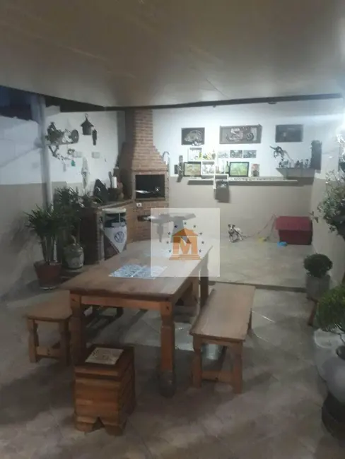 Foto 6 de Sobrado com 2 quartos à venda, 177m2 em Jardim Califórnia, Jacarei - SP