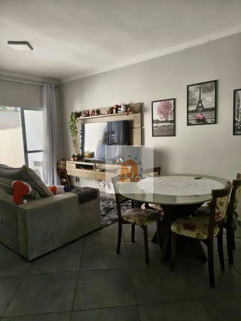 Sobrado com 3 quartos à venda, 120m2 em Jardim Santa Maria, Jacarei - SP - imagem 9 Foto 9 de Sobrado com 3 quartos à venda, 120m2 em Jardim Santa Maria, Jacarei - SP