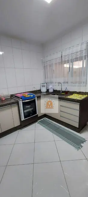 Sobrado com 3 quartos à venda, 120m2 em Jardim Santa Maria, Jacarei - SP - imagem 7 Foto 7 de Sobrado com 3 quartos à venda, 120m2 em Jardim Santa Maria, Jacarei - SP