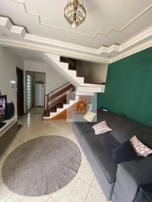 Sobrado com 2 quartos à venda em Jardim Panorama, Jacarei - SP - imagem 1 Foto 1 de Sobrado com 2 quartos à venda em Jardim Panorama, Jacarei - SP