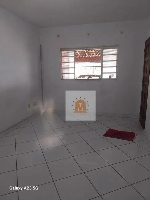 Casa com 3 quartos à venda, 180m2 em Jardim Elza Maria, Jacarei - SP - imagem 8 Foto 8 de Casa com 3 quartos à venda, 180m2 em Jardim Elza Maria, Jacarei - SP