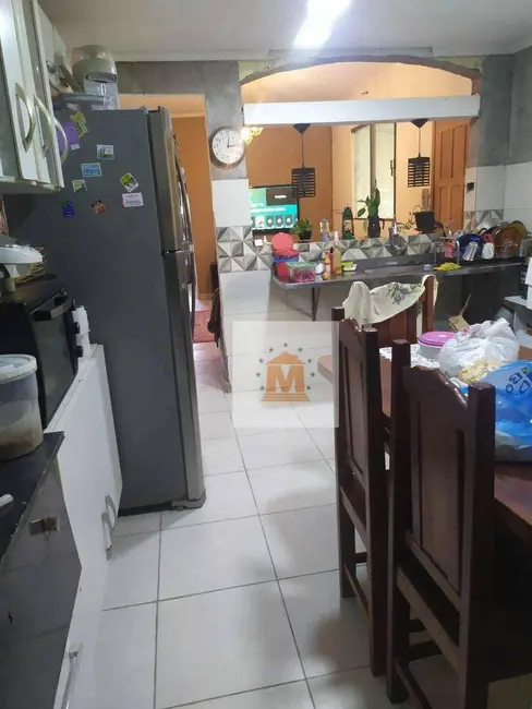 Foto 3 de Casa com 2 quartos à venda, 180m2 em Cidade Salvador, Jacarei - SP