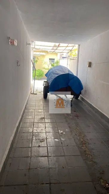 Foto 3 de Sobrado com 5 quartos à venda, 250m2 em Parque Meia Lua, Jacarei - SP