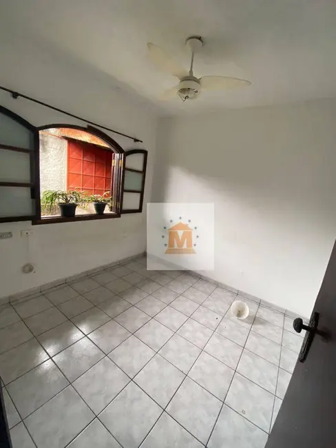 Casa com 3 quartos à venda em Conjunto São Benedito, Jacarei - SP - imagem 3 Foto 3 de Casa com 3 quartos à venda em Conjunto São Benedito, Jacarei - SP