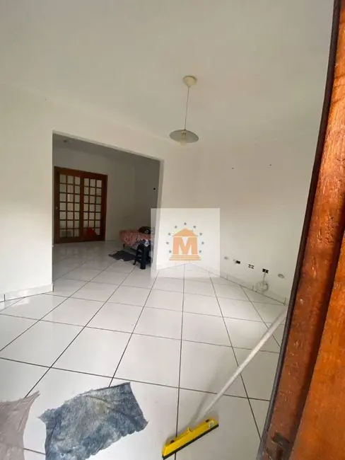 Casa com 3 quartos à venda em Conjunto São Benedito, Jacarei - SP - imagem 6 Foto 6 de Casa com 3 quartos à venda em Conjunto São Benedito, Jacarei - SP