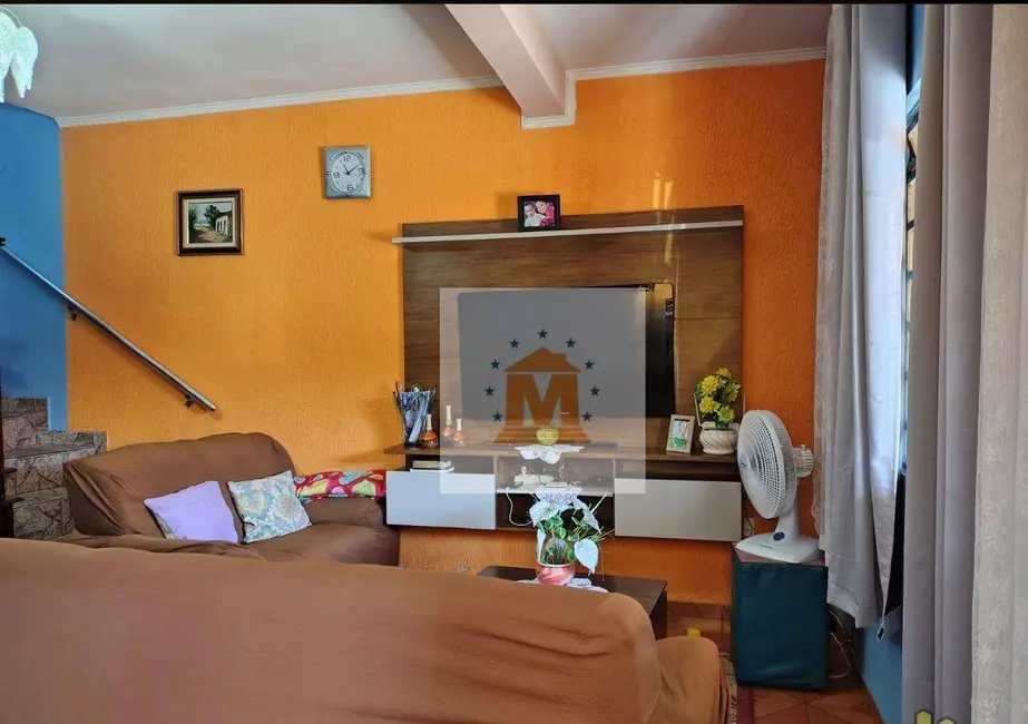 Sobrado com 3 quartos à venda, 140m2 em Parque dos Príncipes, Jacarei - SP - imagem 2 Foto 2 de Sobrado com 3 quartos à venda, 140m2 em Parque dos Príncipes, Jacarei - SP