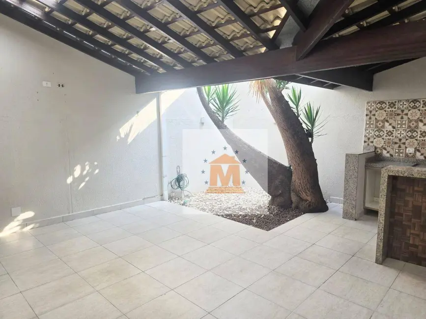 Foto 3 de Casa de Condomínio com 3 quartos à venda, 140m2 em Jacarei - SP