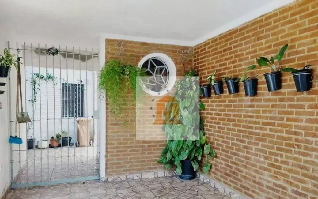 Sobrado com 3 quartos à venda, 150m2 em Centro, Jacarei - SP - imagem 9 Foto 9 de Sobrado com 3 quartos à venda, 150m2 em Centro, Jacarei - SP