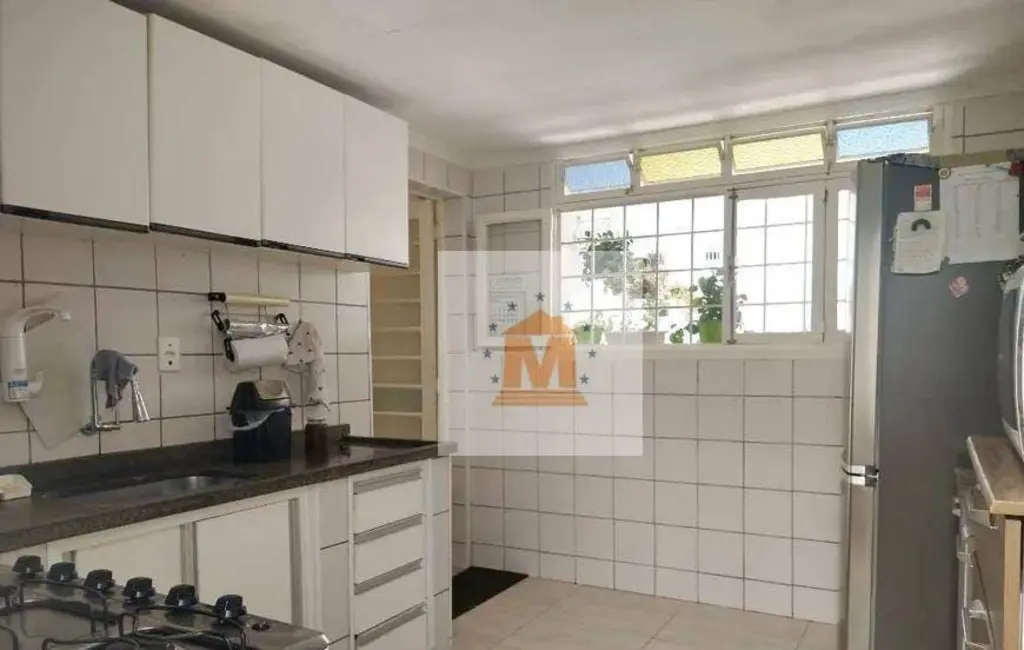 Foto 3 de Sobrado com 3 quartos à venda, 150m2 em Centro, Jacarei - SP