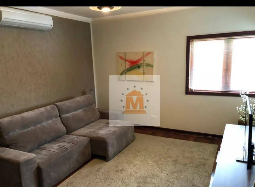 Sobrado com 3 quartos à venda, 260m2 em Jardim Coleginho, Jacarei - SP - imagem 2 Foto 2 de Sobrado com 3 quartos à venda, 260m2 em Jardim Coleginho, Jacarei - SP