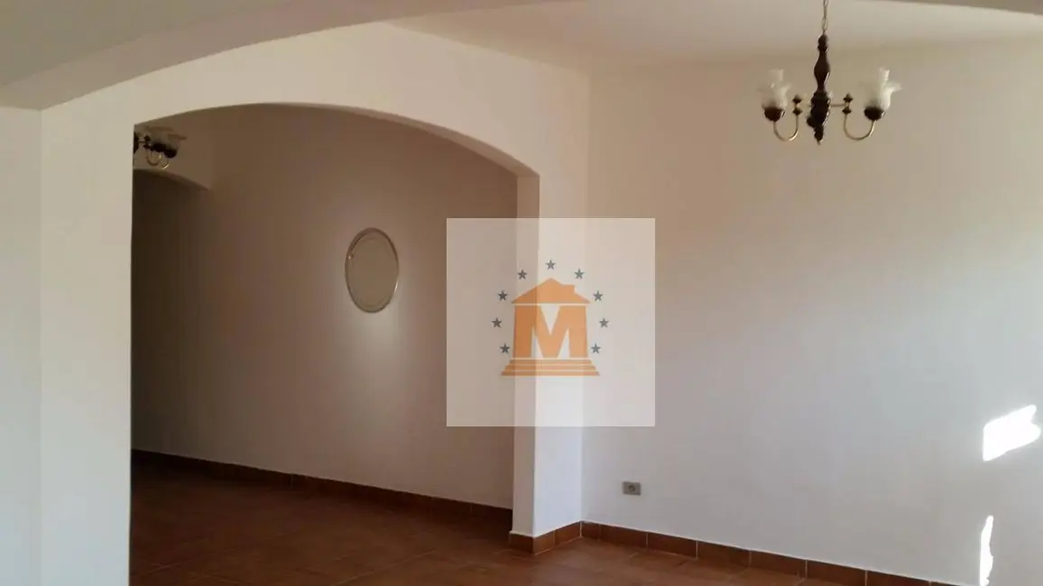 Foto 3 de Casa com 3 quartos à venda, 210m2 em Centro, Jacarei - SP