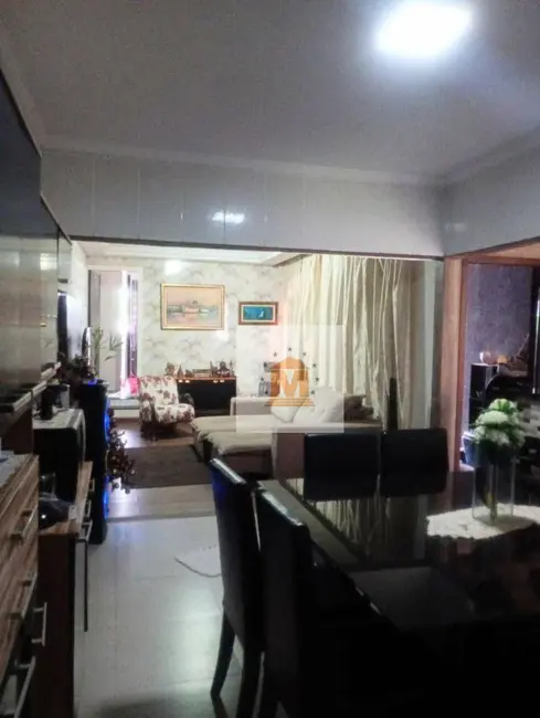 Foto 2 de Sobrado com 2 quartos à venda, 150m2 em Jardim Maria Amélia, Jacarei - SP