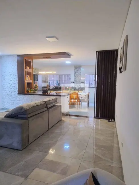 Foto 3 de Casa com 3 quartos à venda, 154m2 em Jacarei - SP