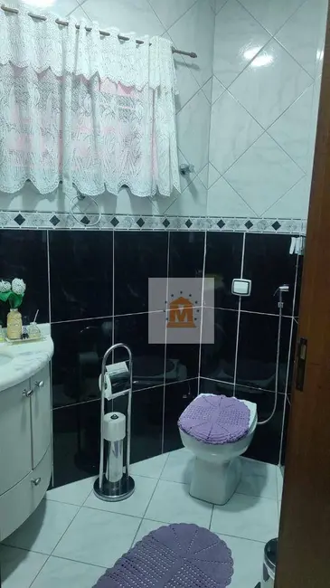 Foto 8 de Sobrado com 3 quartos à venda, 188m2 em Jardim Altos de Santana II, Jacarei - SP