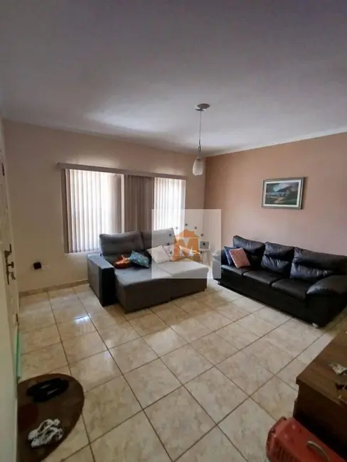 Foto 2 de Sobrado com 3 quartos à venda, 250m2 em Jardim Paraíso, Jacarei - SP