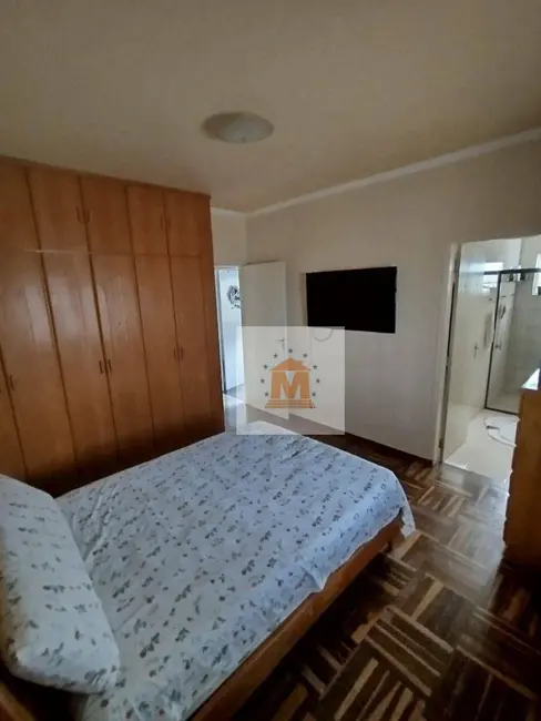 Foto 3 de Sobrado com 3 quartos à venda, 250m2 em Jardim Paraíso, Jacarei - SP