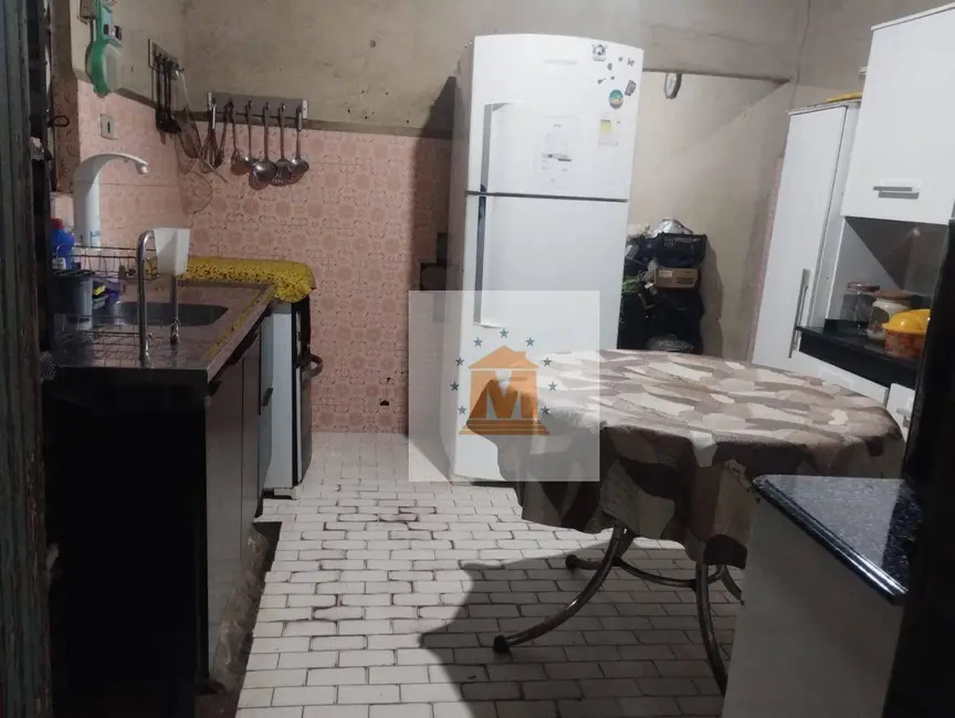 Casa com 4 quartos à venda, 125m2 em Jardim São José, Jacarei - SP - imagem 3 Foto 3 de Casa com 4 quartos à venda, 125m2 em Jardim São José, Jacarei - SP