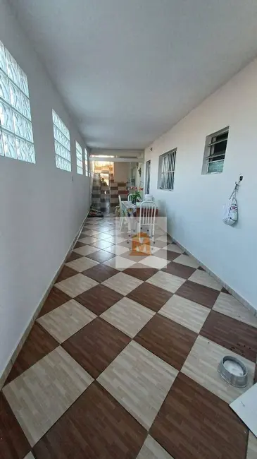Foto 9 de Sobrado com 3 quartos à venda, 180m2 em Jardim Colônia, Jacarei - SP