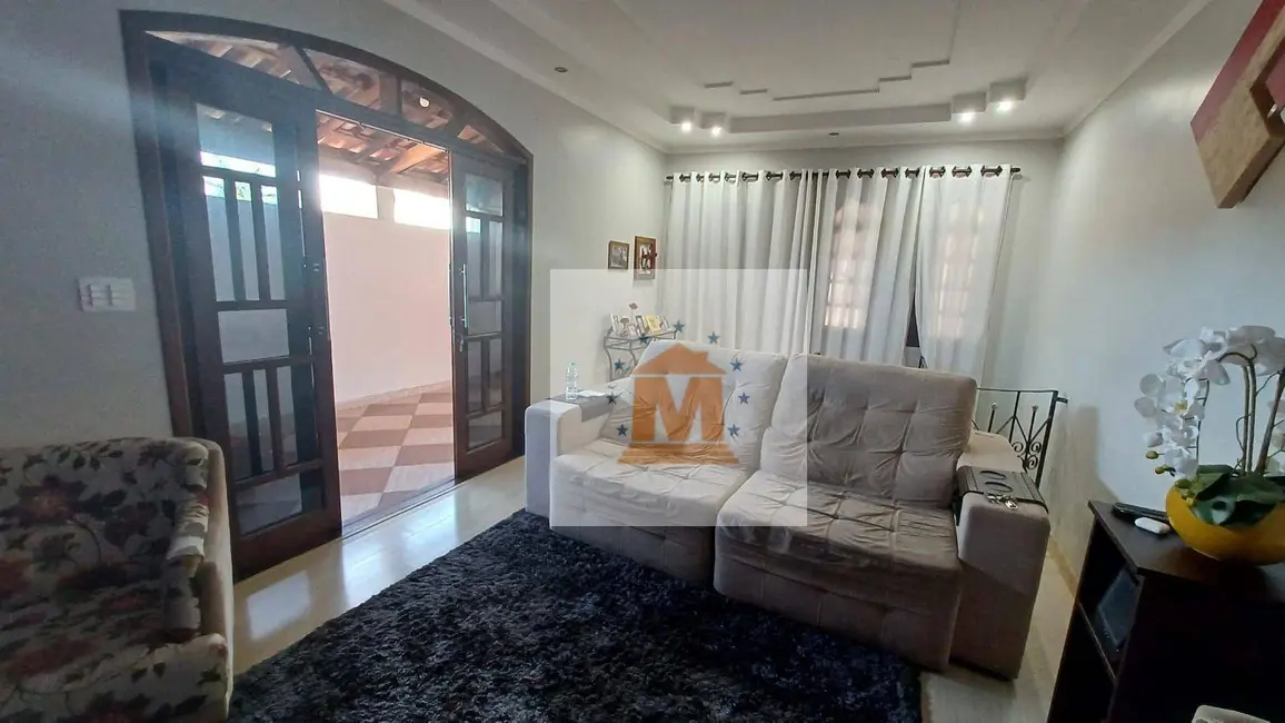 Foto 1 de Sobrado com 3 quartos à venda, 180m2 em Jardim Colônia, Jacarei - SP