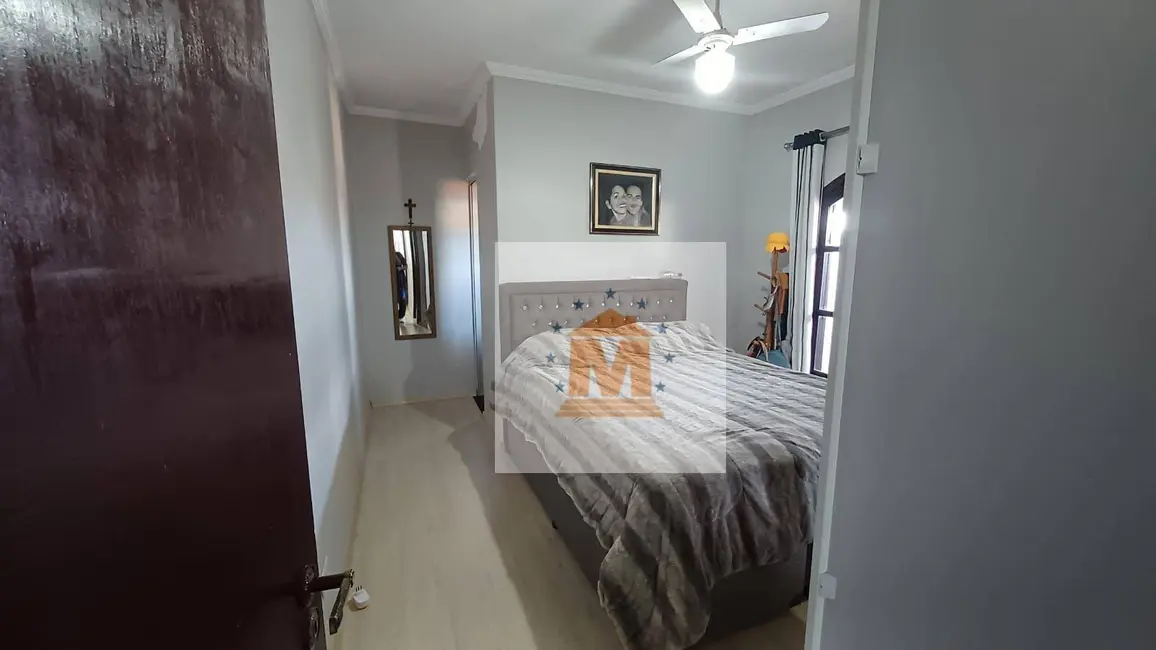 Foto 6 de Sobrado com 3 quartos à venda, 180m2 em Jardim Colônia, Jacarei - SP